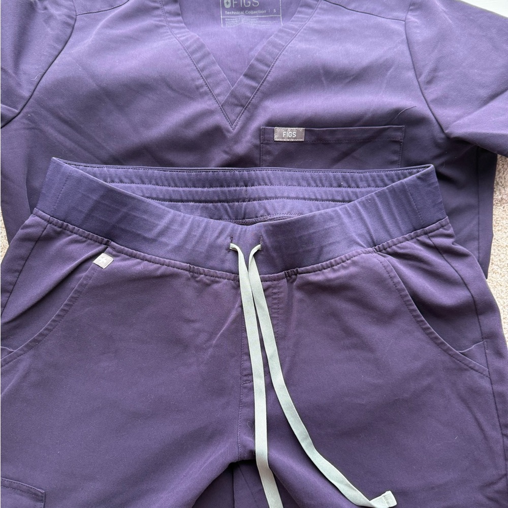 Figs Purple Scrub Set